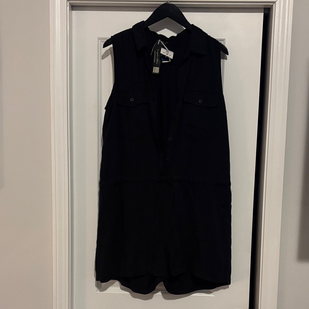 Velvet Heart Black Sleeveless Jumpsuit